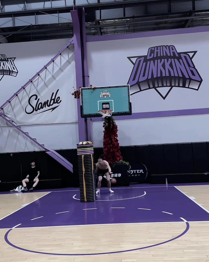 兄弟，這個(gè)摸高如何？