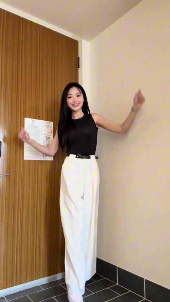 孟超曬自拍：常規(guī)賽正式收官啦，咱們季后賽見啦！