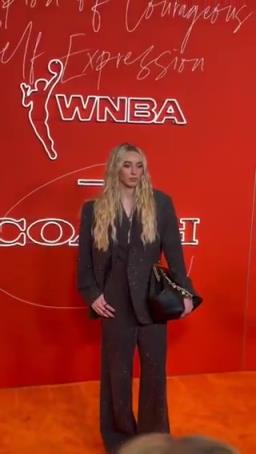 女狀元佩吉強勢登陸WNBA，實力超強，顏值也杠杠的